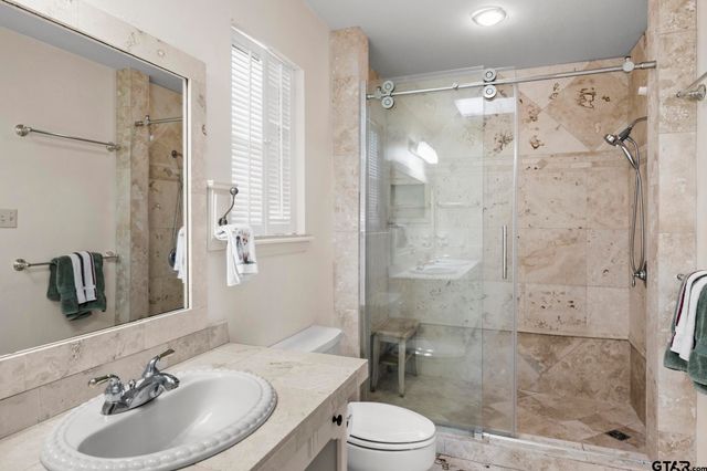 109 Old Barn Circle, Holly Lake Ranch, TX 75765