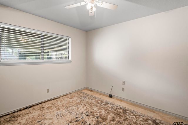 109 Old Barn Circle, Holly Lake Ranch, TX 75765