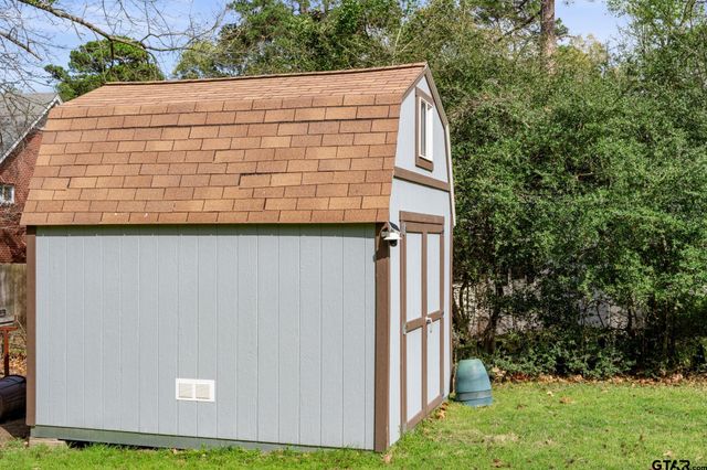 109 Old Barn Circle, Holly Lake Ranch, TX 75765