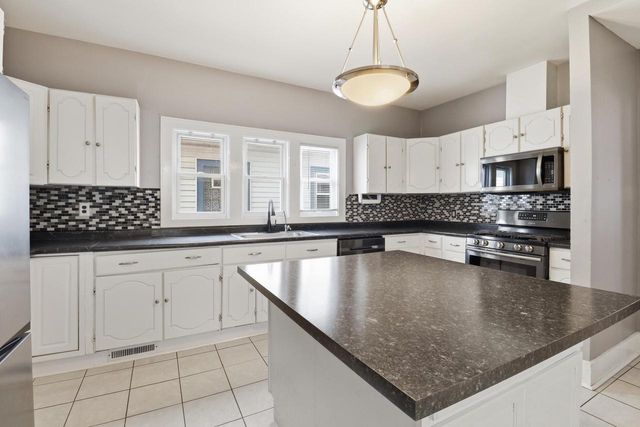 1414 W Euclid AVENUE, Milwaukee, WI 53215