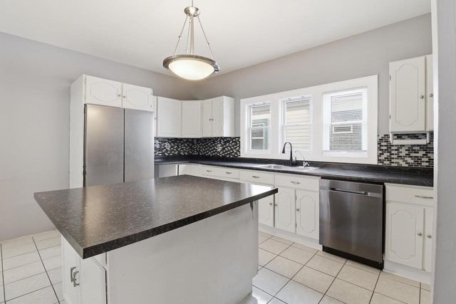 1414 W Euclid AVENUE, Milwaukee, WI 53215