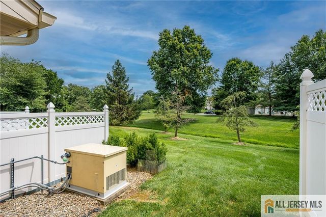 33 Keith Court, South Brunswick, NJ 08824