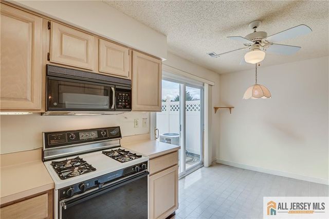 33 Keith Court, South Brunswick, NJ 08824