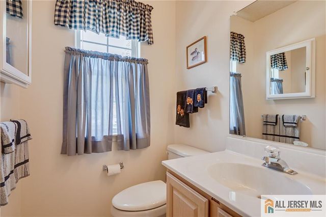 33 Keith Court, South Brunswick, NJ 08824