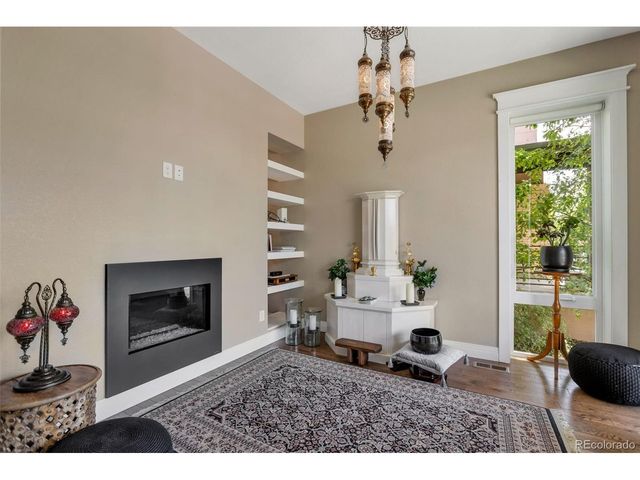 90 Niagara St, Denver, CO 80230