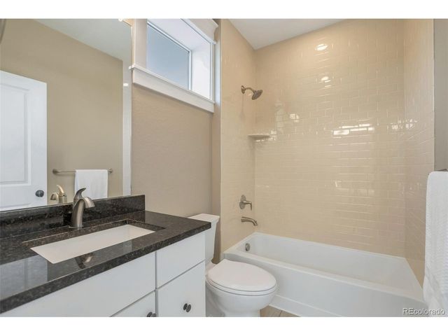 90 Niagara St, Denver, CO 80230