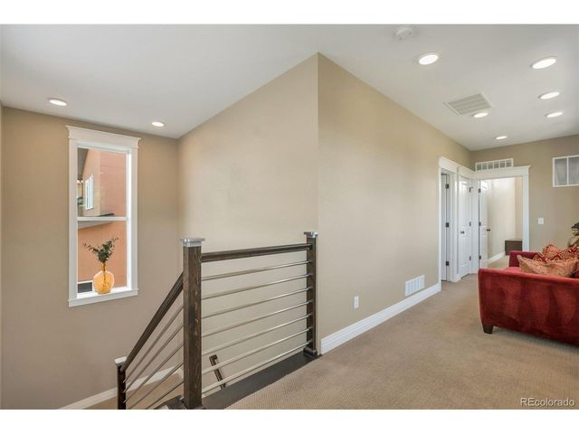 90 Niagara St, Denver, CO 80230