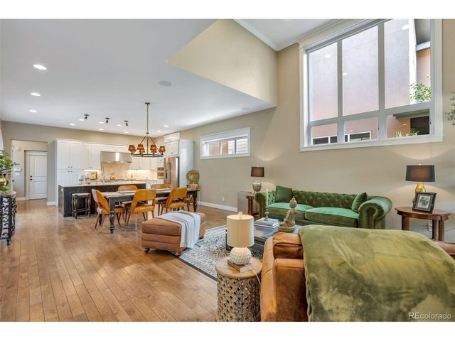 90 Niagara St, Denver, CO 80230