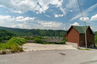 744 Widows Knob Road, Gatlinburg, TN 37738