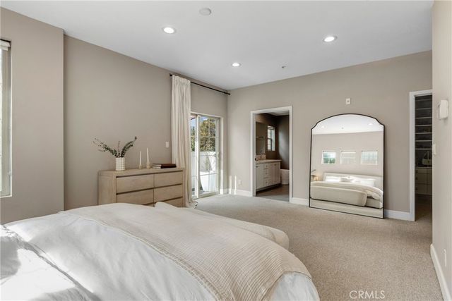 10639 Woodbridge Street 206, Toluca Lake, CA 91602