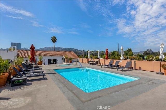 10639 Woodbridge Street 206, Toluca Lake, CA 91602