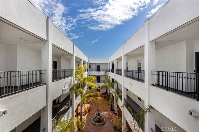 10639 Woodbridge Street 206, Toluca Lake, CA 91602