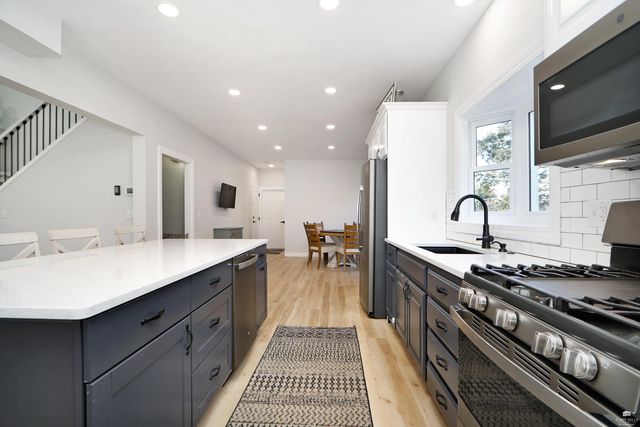 1672 Kingwood, Manhattan, KS 66502