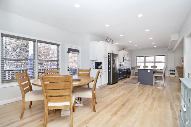 1672 Kingwood, Manhattan, KS 66502