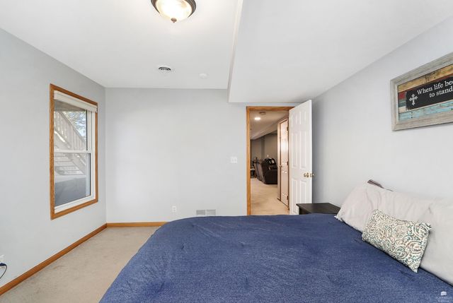 1672 Kingwood, Manhattan, KS 66502