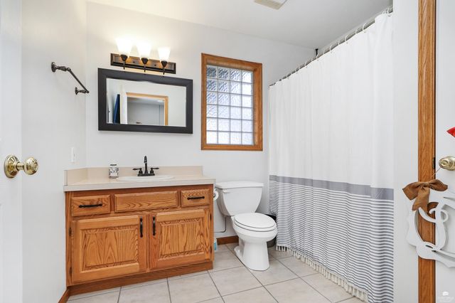 1672 Kingwood, Manhattan, KS 66502