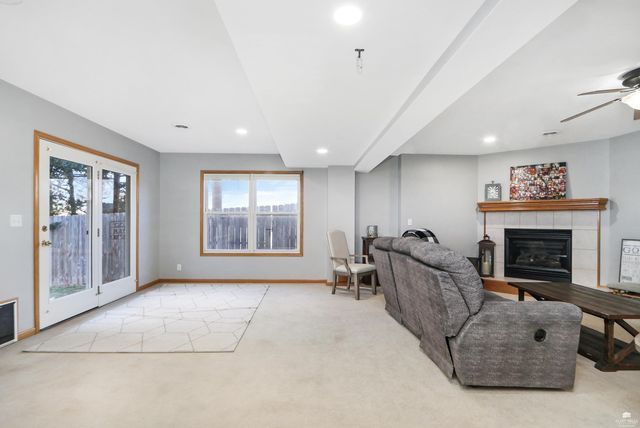 1672 Kingwood, Manhattan, KS 66502