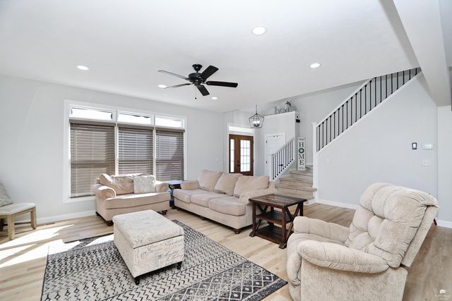 1672 Kingwood, Manhattan, KS 66502