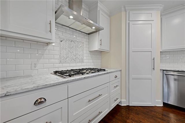 6241 Howe Drive, Fairway, KS 66205