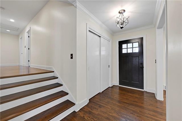 6241 Howe Drive, Fairway, KS 66205