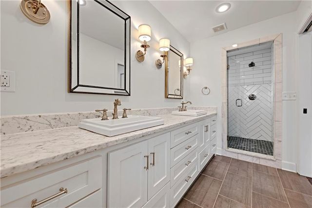 6241 Howe Drive, Fairway, KS 66205