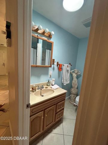 919 Royal Oak Court, Holly Hill, FL 32117