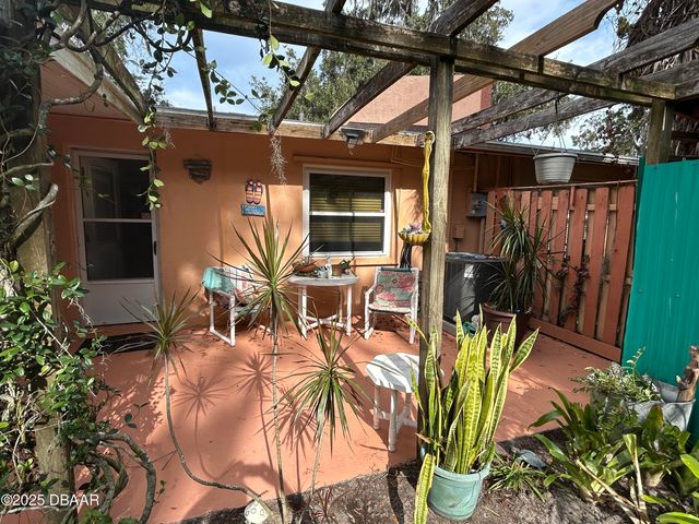 919 Royal Oak Court, Holly Hill, FL 32117