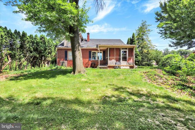 439 S 8TH ST, Chambersburg, PA 17201