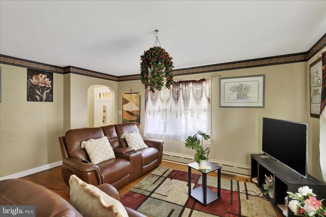 439 S 8TH ST, Chambersburg, PA 17201