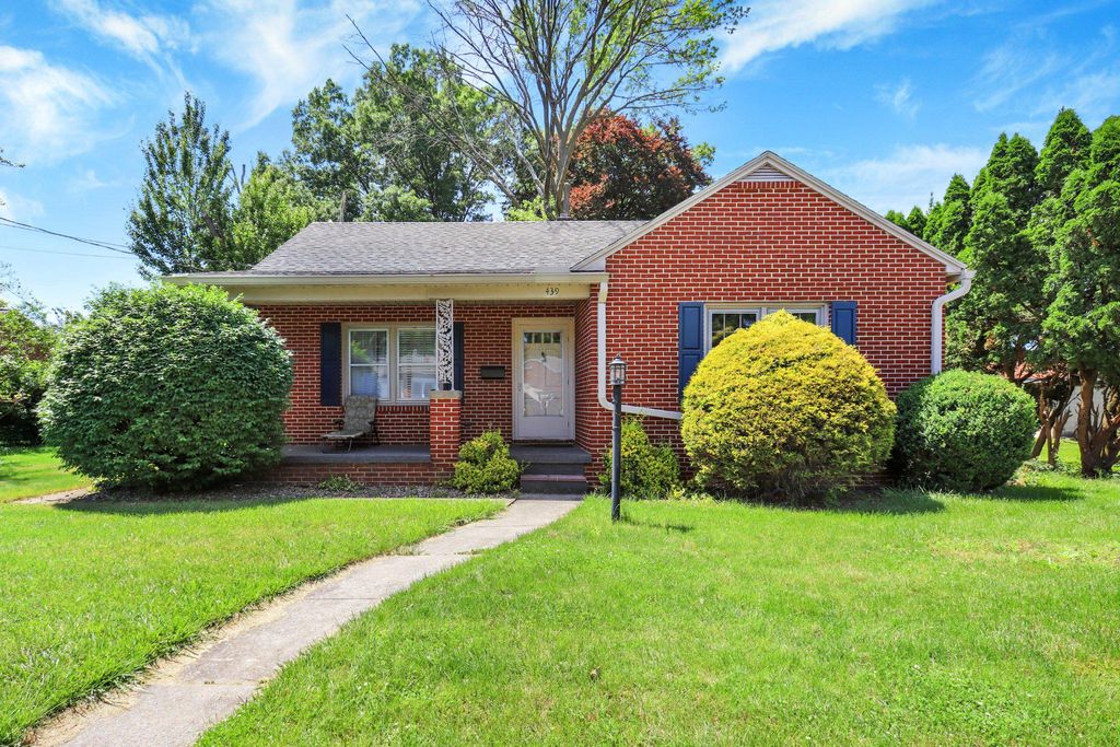 439 S 8TH ST, Chambersburg, PA 17201