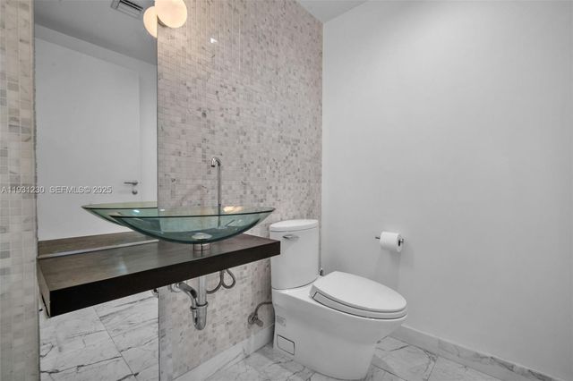 200 Biscayne Boulevard Way 4012, Miami, FL 33131