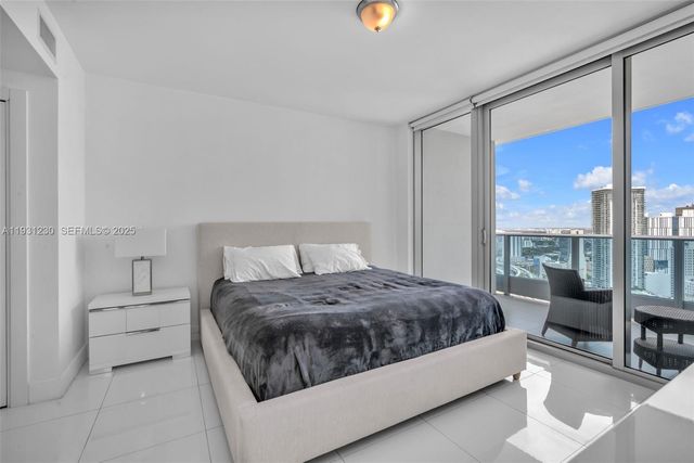 200 Biscayne Boulevard Way 4012, Miami, FL 33131