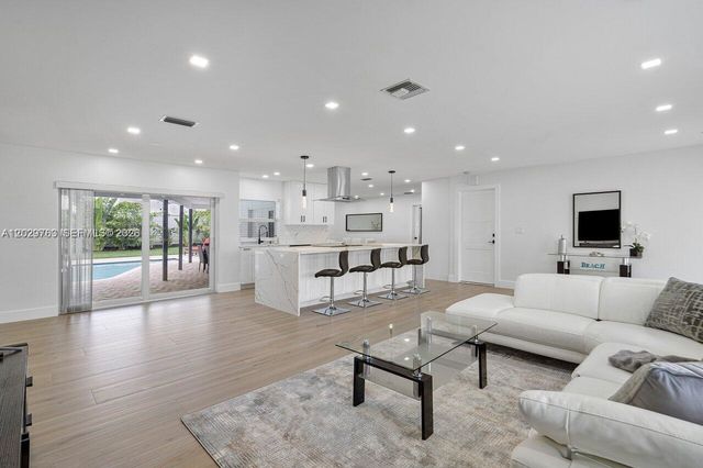6991 NE 7th Ave 0, Boca Raton, FL 33487