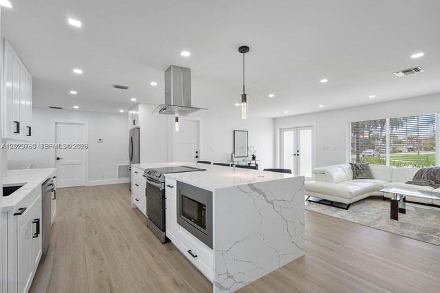 6991 NE 7th Ave 0, Boca Raton, FL 33487