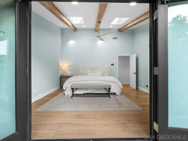 8804 Robinhood Lane, La Jolla, CA 92037