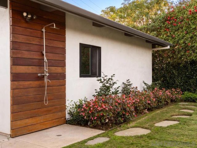 8804 Robinhood Lane, La Jolla, CA 92037