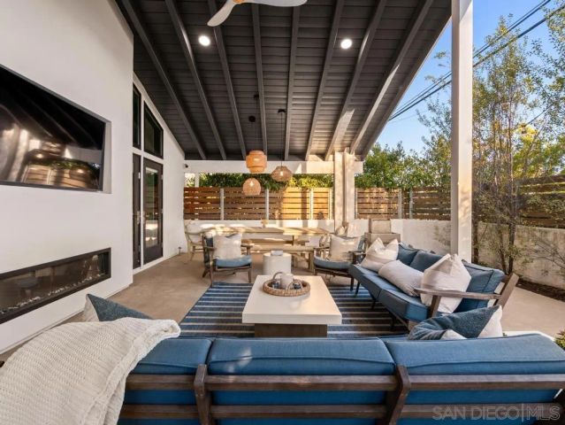 8804 Robinhood Lane, La Jolla, CA 92037