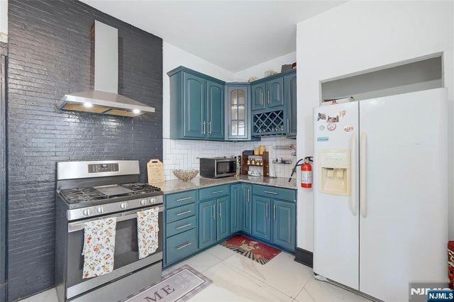 66 Washington Place, East Rutherford, NJ 07073