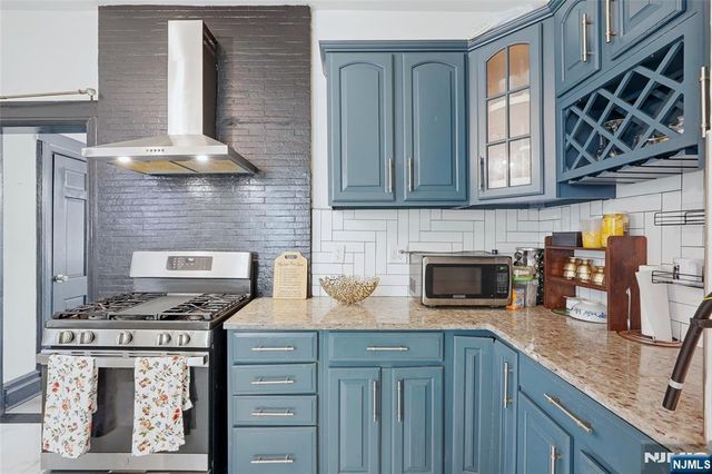 66 Washington Place, East Rutherford, NJ 07073