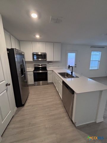 205 Marty Allen Loop, Jarrell, TX 76537