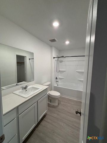 205 Marty Allen Loop, Jarrell, TX 76537