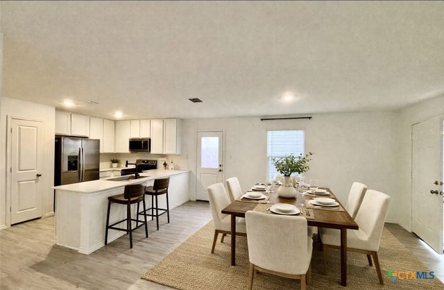 205 Marty Allen Loop, Jarrell, TX 76537