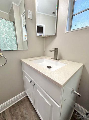 1422 N 61st Ave, Pensacola, FL 32506