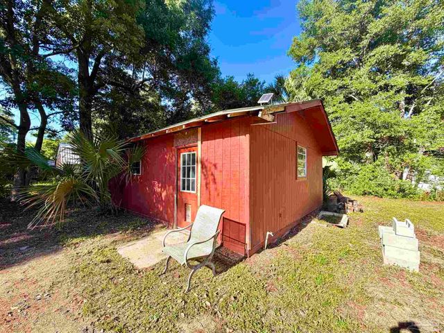 1422 N 61st Ave, Pensacola, FL 32506