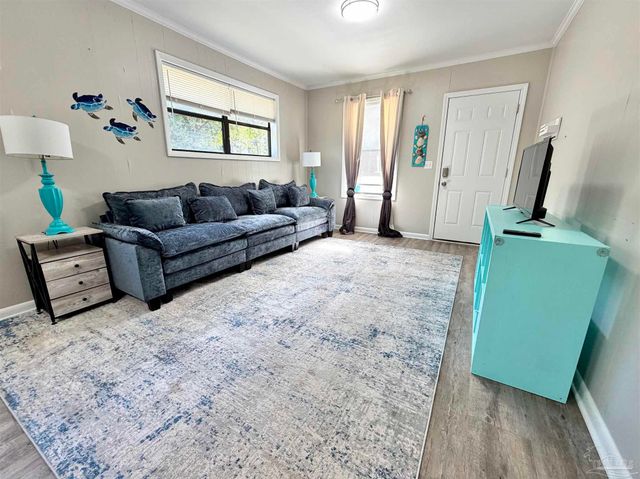 1422 N 61st Ave, Pensacola, FL 32506