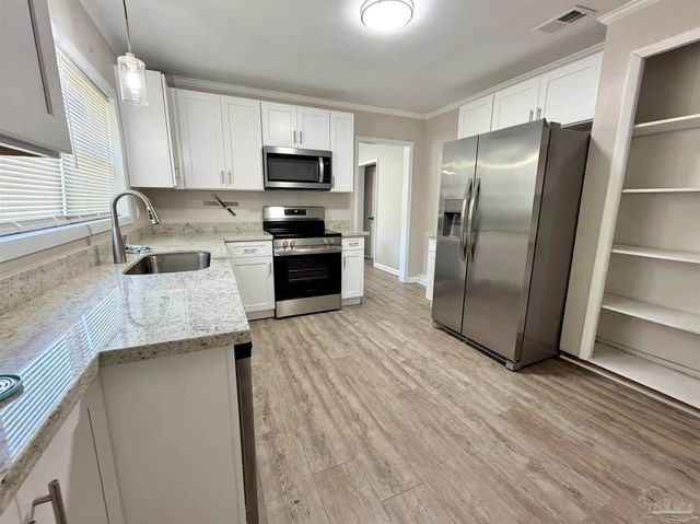 1422 N 61st Ave, Pensacola, FL 32506