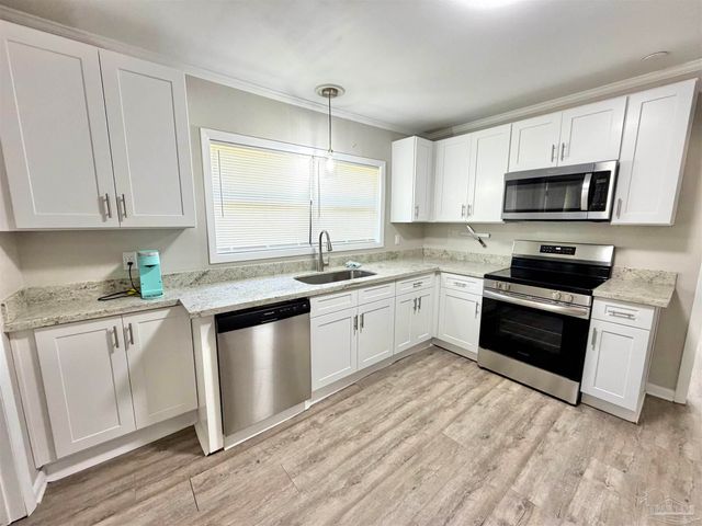 1422 N 61st Ave, Pensacola, FL 32506