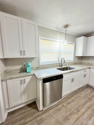 1422 N 61st Ave, Pensacola, FL 32506