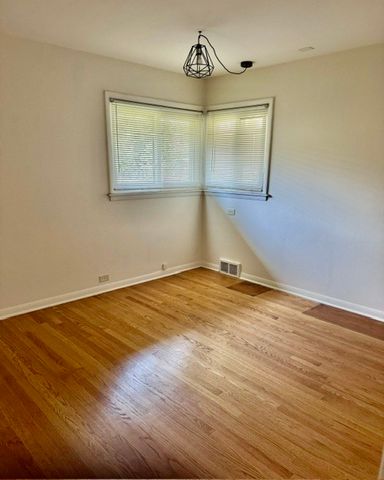 531 Pinecrest Lane, Wilmette, IL 60091