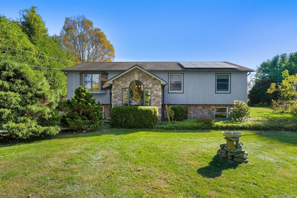 23 Kenyon Road, Morris, CT 06763